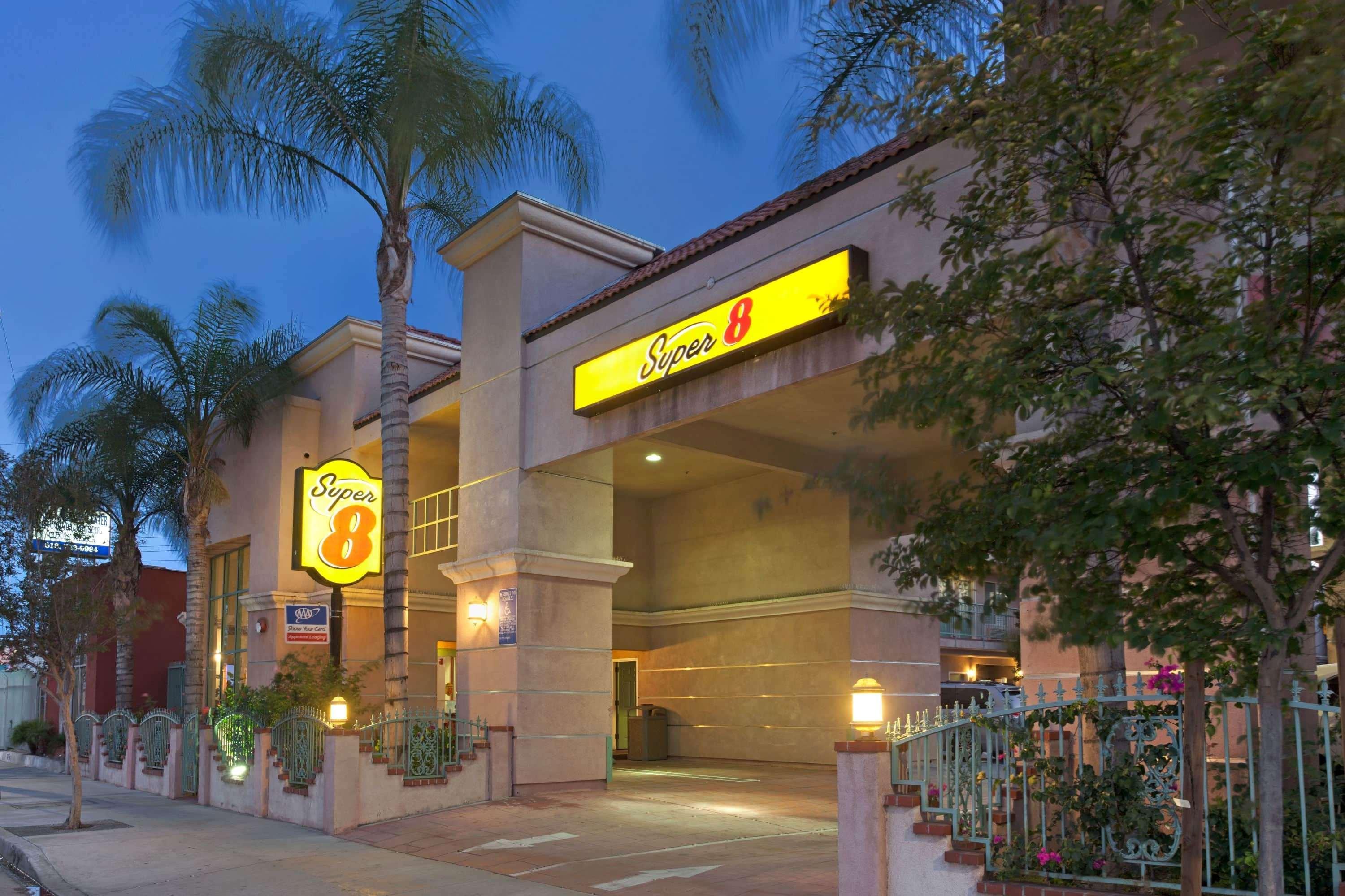 Super 8 By Wyndham North Hollywood Motel Los Angeles Eksteriør bilde