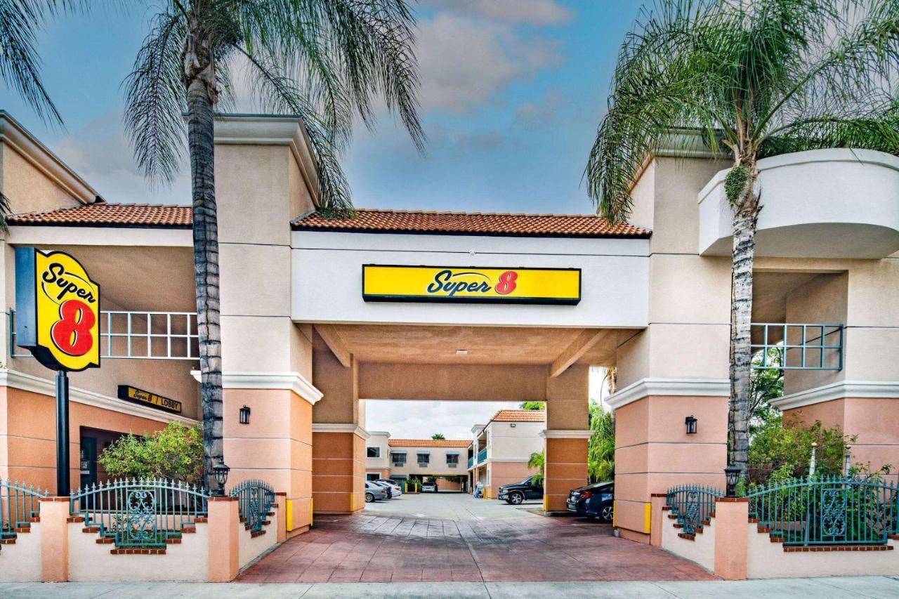 Super 8 By Wyndham North Hollywood Motel Los Angeles Eksteriør bilde
